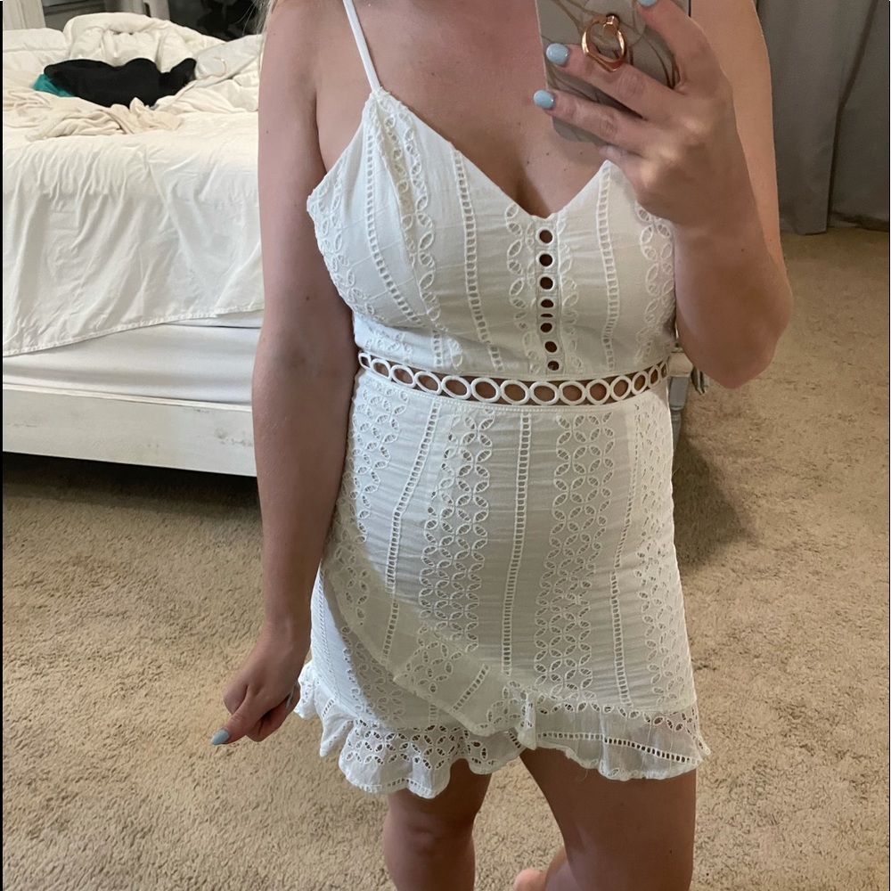 Red Dress boutique White lace dress